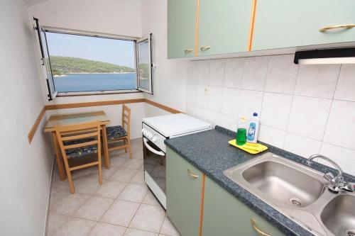 Apartments By The Sea Necujam (solta) - 5182