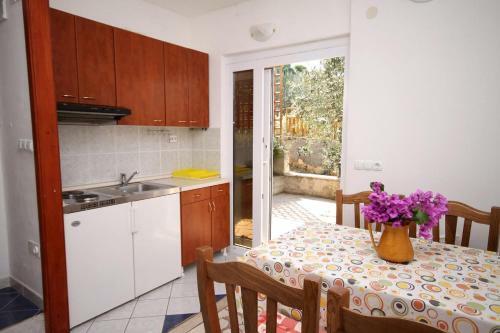 Apartments By The Sea Necujam (solta) - 5162