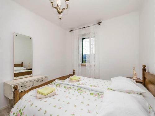 Three-bedroom Holiday Home In Supetarska Draga