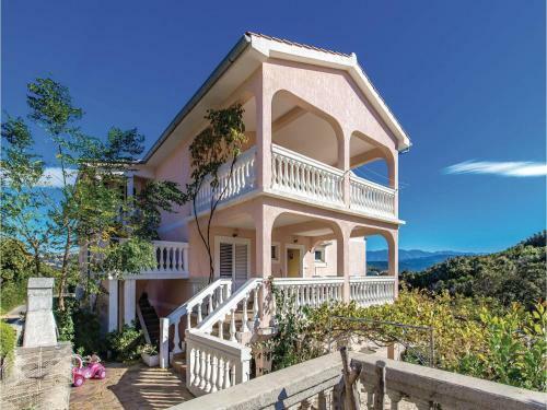 One-bedroom Apartment In Supetarska Draga