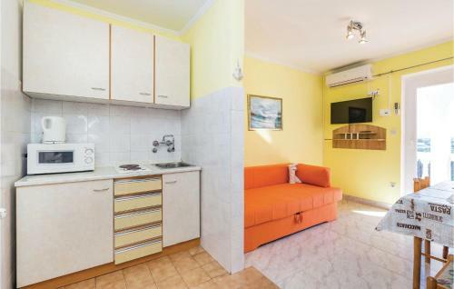 One-bedroom Apartment In Supetarska Draga