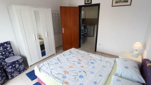 Apartments In Malinska/insel Krk 14421