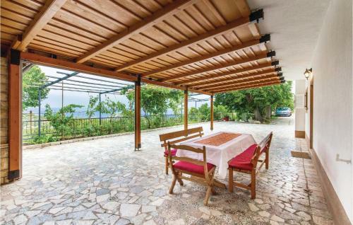Apartment Lopci I