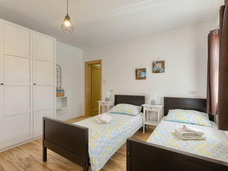 Haus Florens 469s