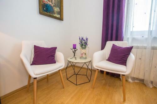 Villa Leon, Wonderful Family Apartment With Pool