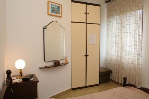 Apartments By The Sea Stanici (Omis) - 1028