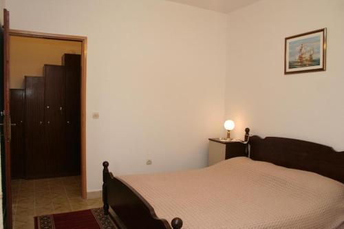 Apartments By The Sea Stanici (Omis) - 1028