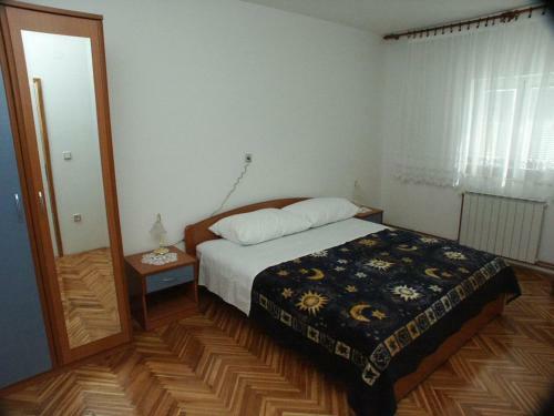 Apartments By The Sea Seget Donji (trogir) - 2041
