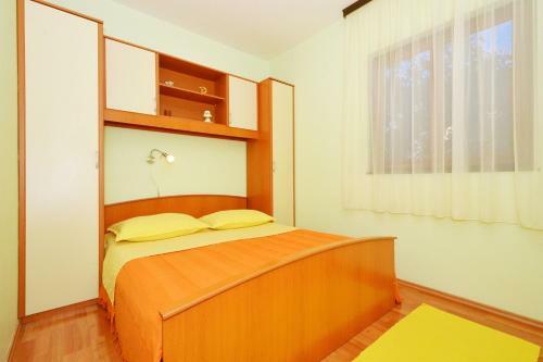 Two-bedroom Apartment In Slatine I