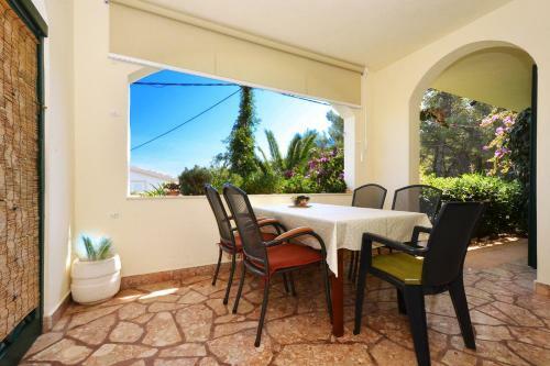 Two-bedroom Apartment In Slatine I