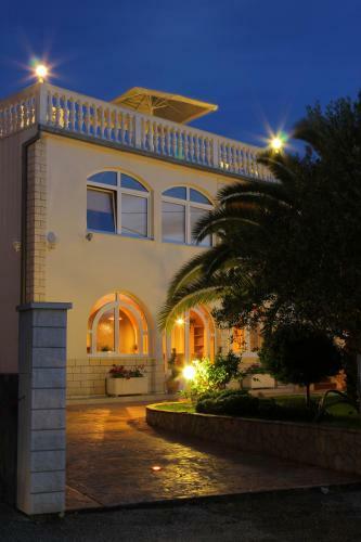 Apartamentos Villa Arany
