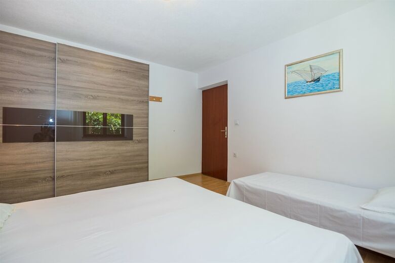 Apartment Dragan