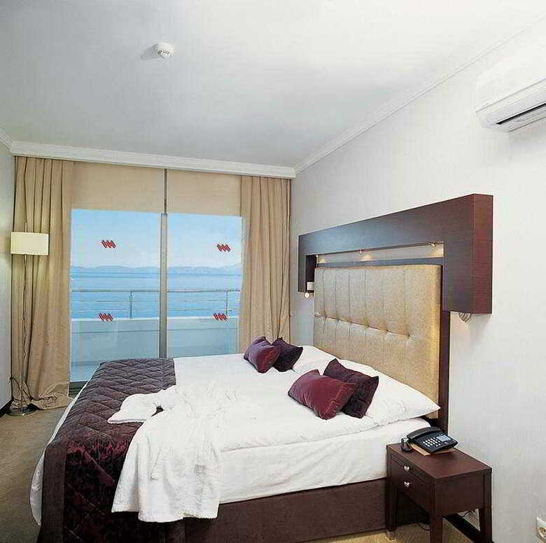 Korumar Deluxe Hotel