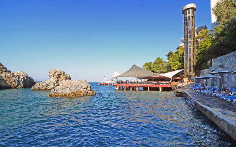 Korumar Deluxe Hotel