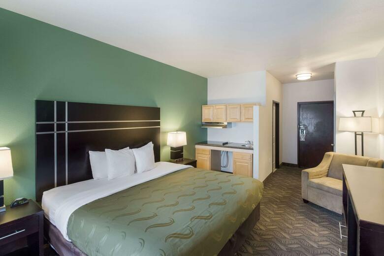 Hotel Quality Inn & Suites Airport West