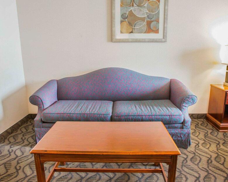 Hotel Quality Inn & Suites Airport West