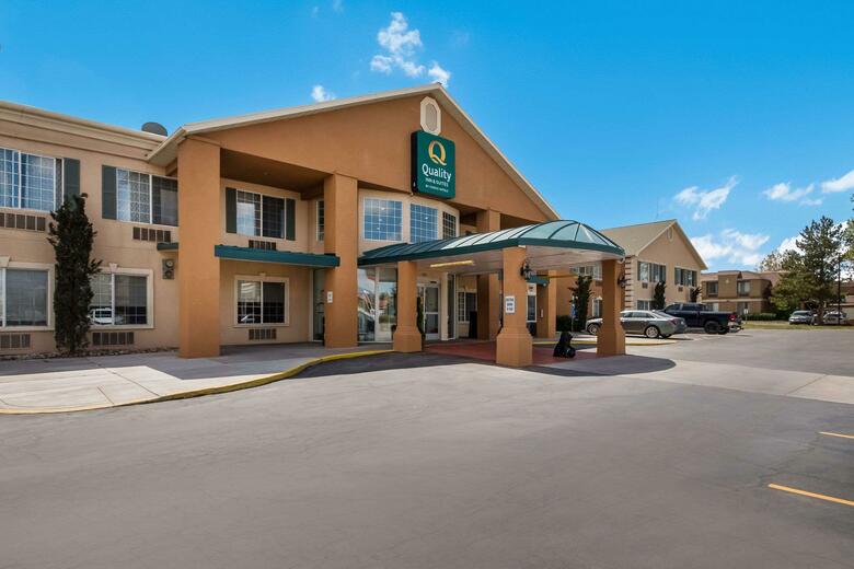 Hotel Quality Inn & Suites Airport West
