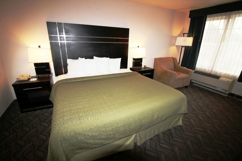 Hotel Quality Inn & Suites Airport West