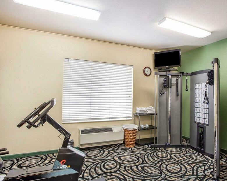 Hotel Quality Inn & Suites Airport West
