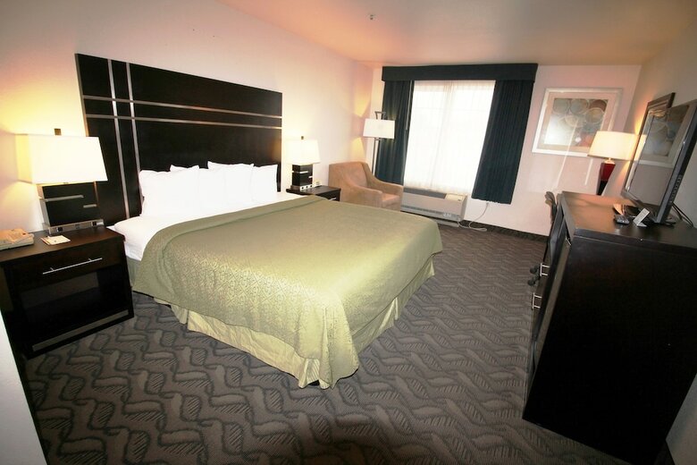 Hotel Quality Inn & Suites Airport West