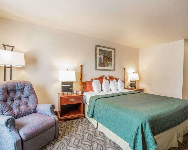 Hotel Quality Inn & Suites Airport West