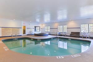 Hotel Clarion Inn & Suites