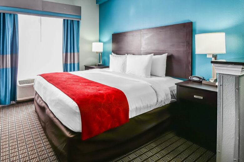 Hotel Comfort Suites