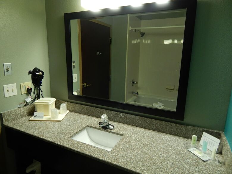 Hotel Comfort Suites