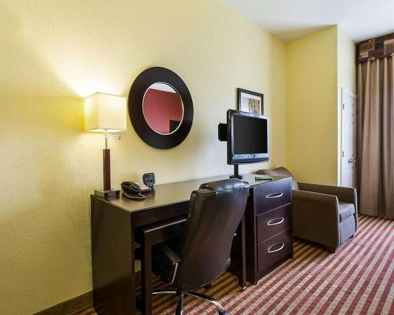 Hotel Comfort Suites West Energy Corridor