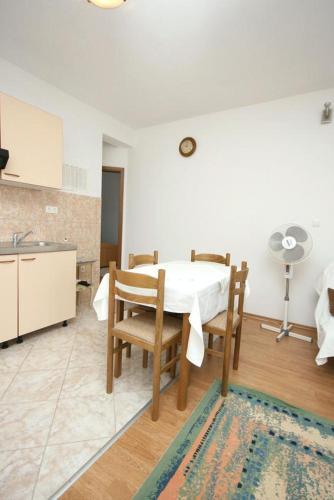 Apartment Mastrinka 4647b