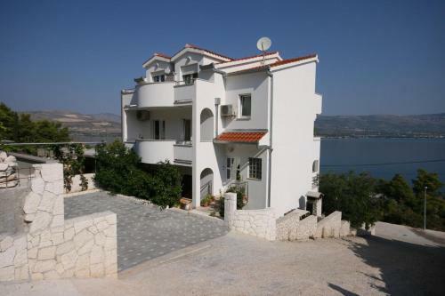 Apartment Arbanija 4646e
