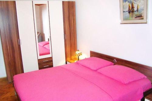 Apartment Arbanija 5220b