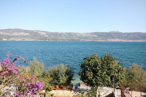 Apartment Arbanija 5220b