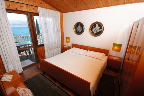 Apartment Arbanija 5220b