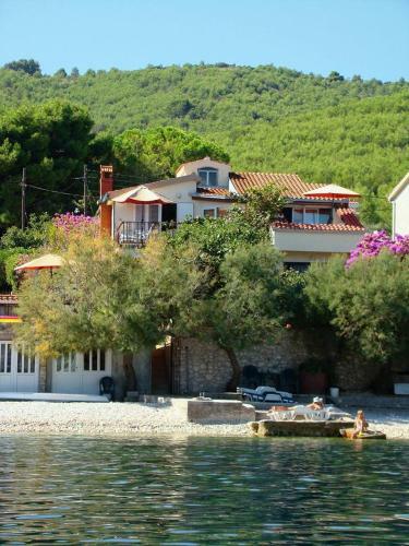 Apartment Arbanija 5220b