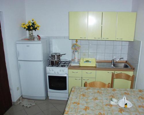 Apartment Slatine 460c