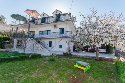 Apartment Slatine 1126b