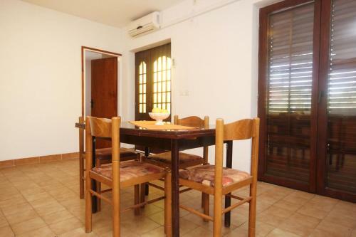 Apartment Trpanj 10083a