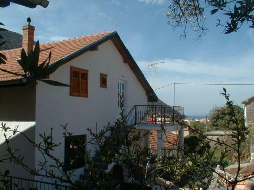 Trpanj Apartment Sleeps 9