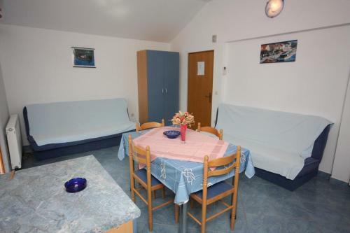 Apartments With A Parking Space Turanj (biograd) - 6197