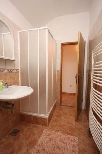 Apartments With A Parking Space Turanj (biograd) - 6197