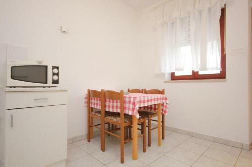 Apartment Ugljan 8301b