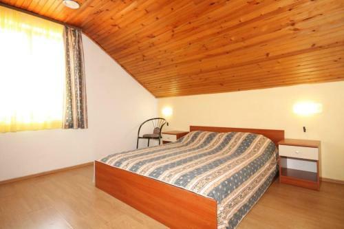 Apartment Ugljan 8241b