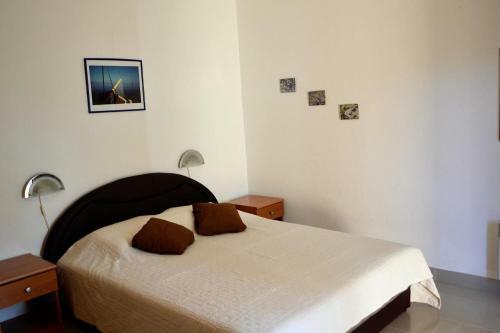 Apartments With A Parking Space Ugljan - 8241