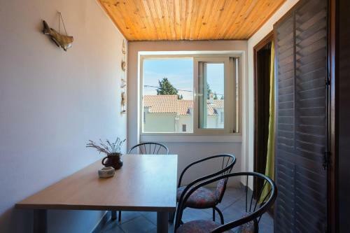 Apartments With A Parking Space Ugljan - 8241