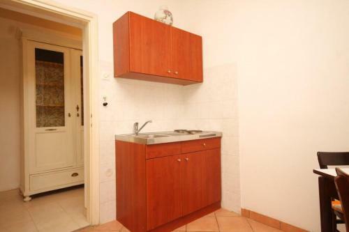 Apartment Ugljan 8241c