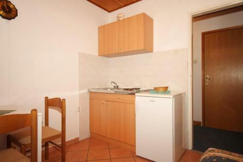 Apartment Ugljan 8241d