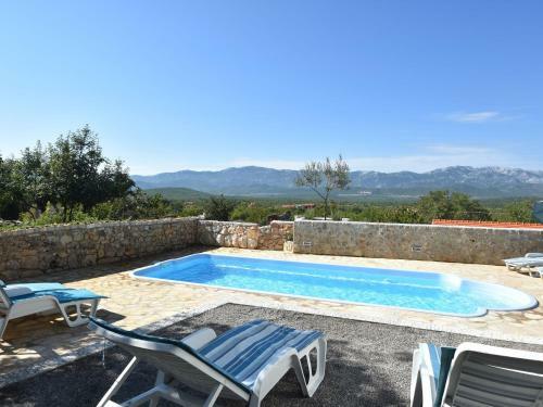 Spacious Holiday Home In Trilj With Swimming Pool