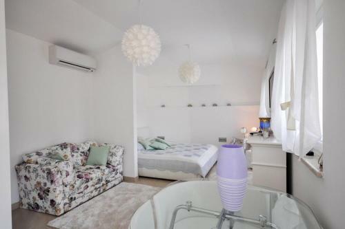 Holiday Home T
