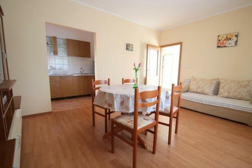 Pi?uljan House With Apartment